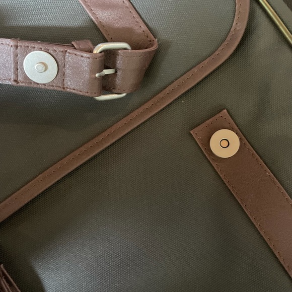 GNBI black messenger bag/shoulder bag NWT - Picture 6 of 8